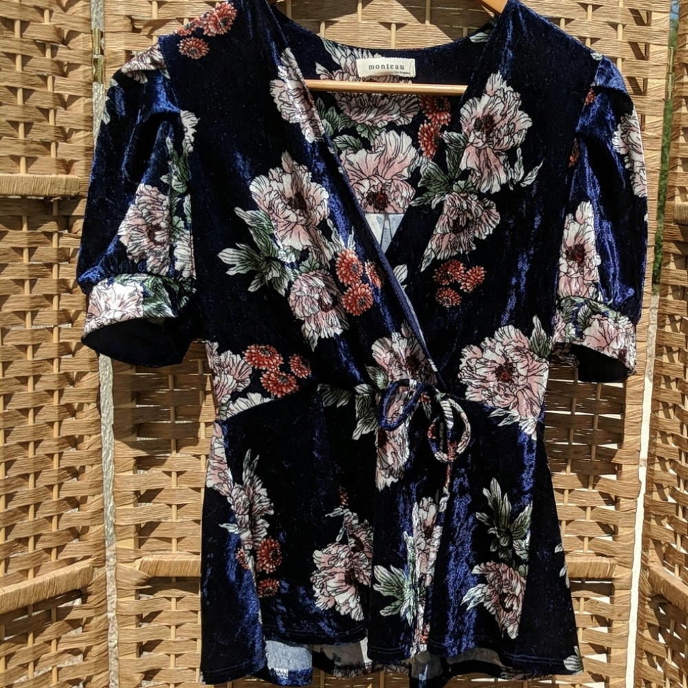 Floral velour blouse